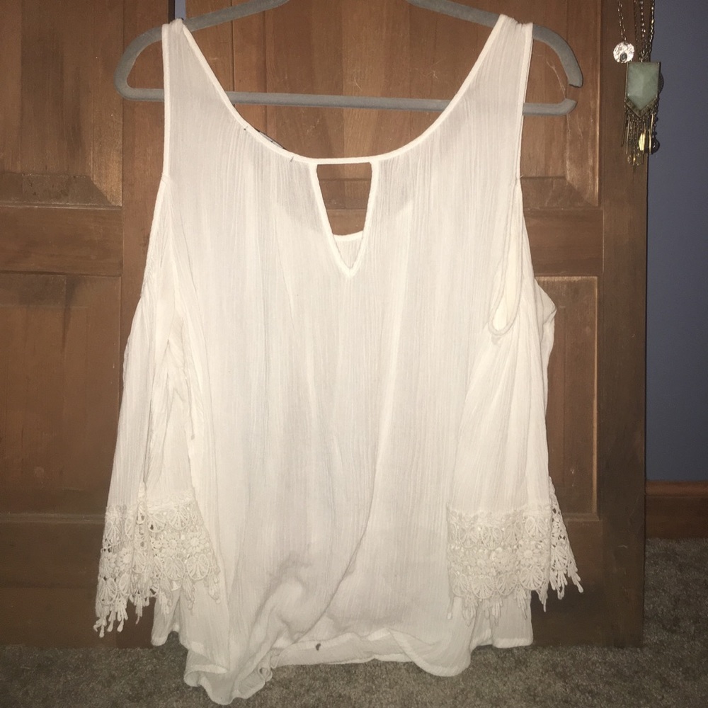 WHITE BLOUSE